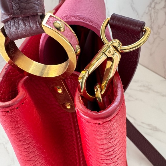 Beautiful Like New Louis Vuitton Capucines bag - Picture 4 of 16